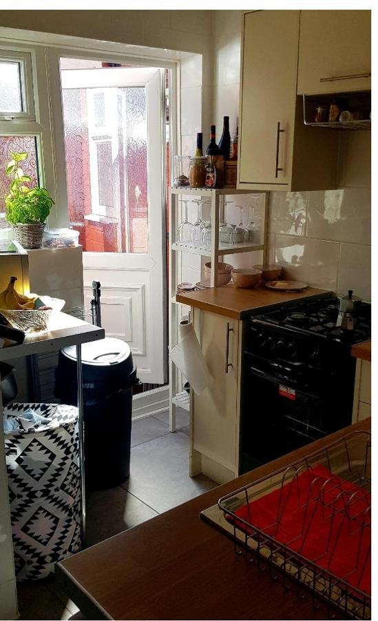 Room In A Shared House! Liverpool Dış mekan fotoğraf